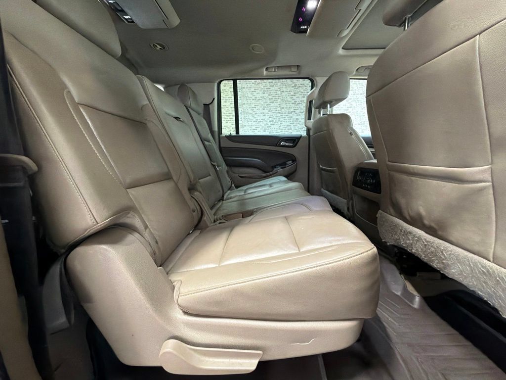 Used 2020 Chevrolet Suburban LT RWD image 13