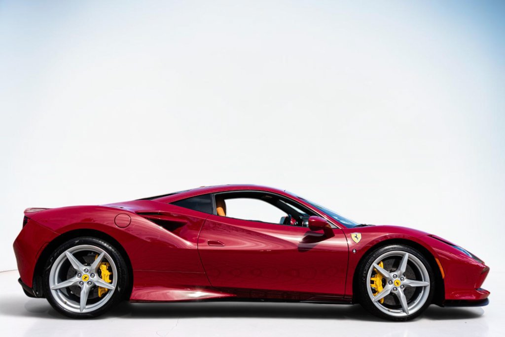 Certified 2022 Ferrari F8 Tributo RWD image 3