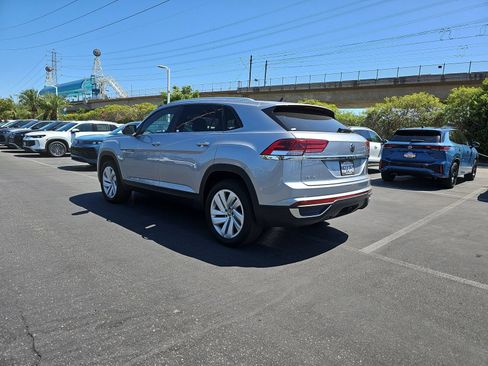 Used 2023 Volkswagen Atlas Cross Sport SE w/ Panoramic Sunroof Package FWD image 7