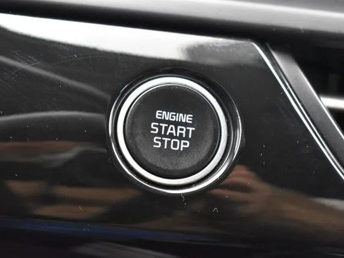 Used 2025 Kia Seltos S image 29