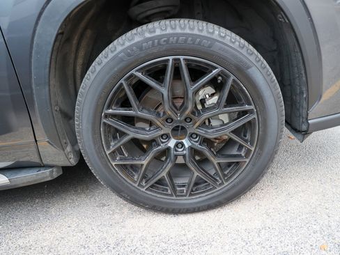 Used 2021 Toyota Highlander Limited image 13