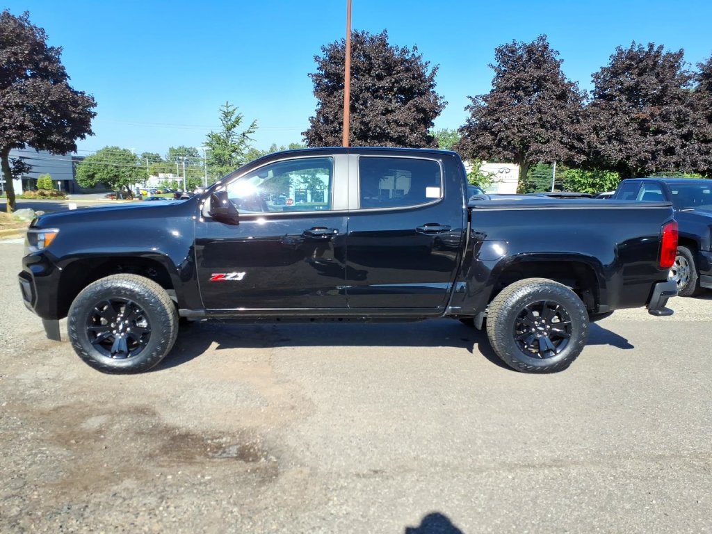 Used 2021 Chevrolet Colorado Z71 w/ Z71 Midnight Edition AWD/4WD image 2