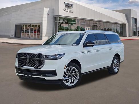 Used 2025 Lincoln Navigator L Reserve image 1