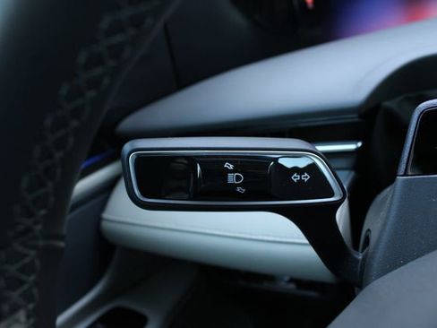 Used 2024 Lincoln Nautilus Premier AWD/4WD image 10