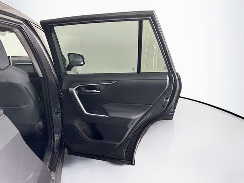 Used 2025 Toyota RAV4 XLE w/ Convenience Package image 32