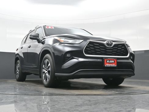 Used 2022 Toyota Highlander XLE image 26