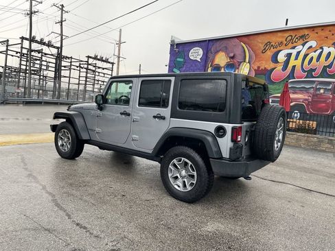 Used 2017 Jeep Wrangler Unlimited Rubicon w/ Cold Weather Group AWD/4WD image 3