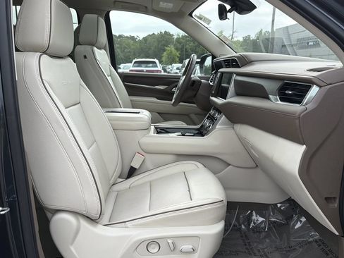Used 2021 GMC Yukon Denali w/ Denali Premium Package AWD/4WD image 15