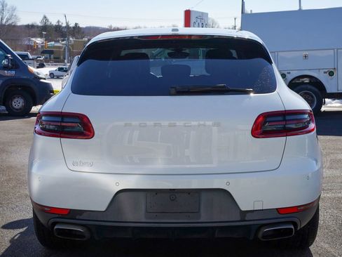 Used 2018 Porsche Macan AWD/4WD image 10