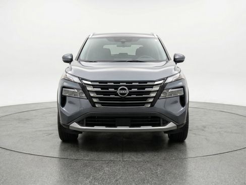 Used 2025 Nissan Rogue SV FWD image 2