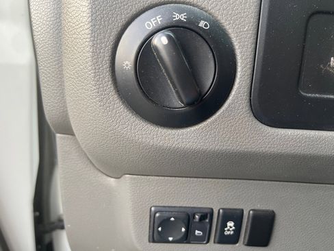 Used 2015 Nissan NV 2500 S w/ Power Package RWD image 18