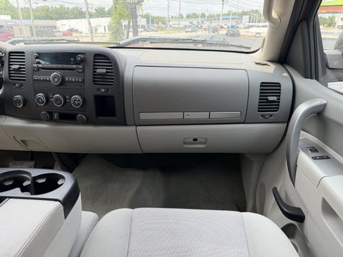 Used 2013 Chevrolet Silverado 1500 LT AWD/4WD image 20