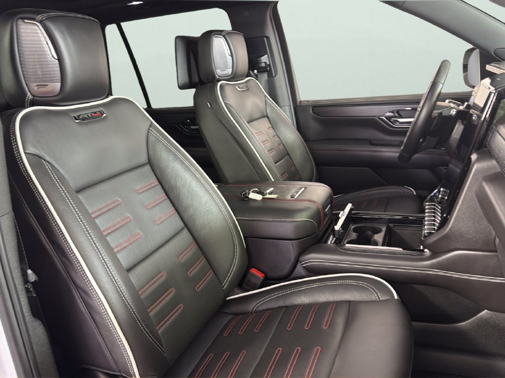 Used 2025 GMC Yukon AT4 Ultimate AWD/4WD image 39