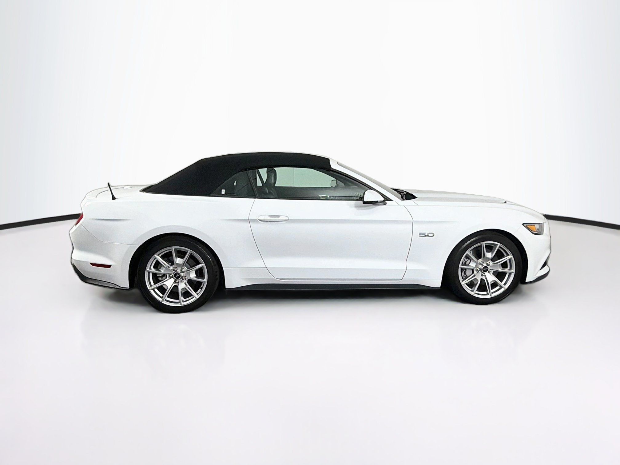 Used 2015 Ford Mustang GT Premium w/ Equipment Group 401A RWD image 10
