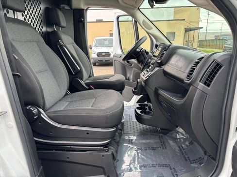 Used 2025 RAM ProMaster 2500 w/ U-Haul Equipment Group FWD image 16