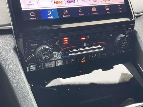 New 2025 Jeep Grand Cherokee L Limited w/ Trailer Tow Package image 41