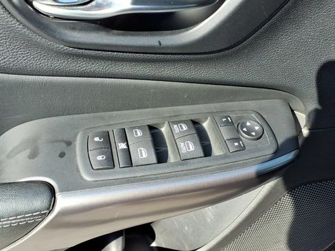 Used 2021 Jeep Cherokee Latitude Lux AWD/4WD image 14