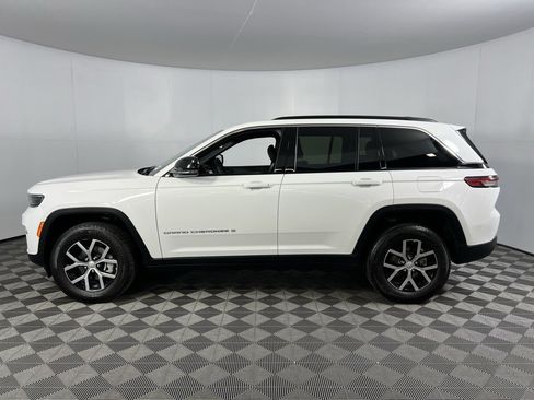Certified 2024 Jeep Grand Cherokee Limited image 9