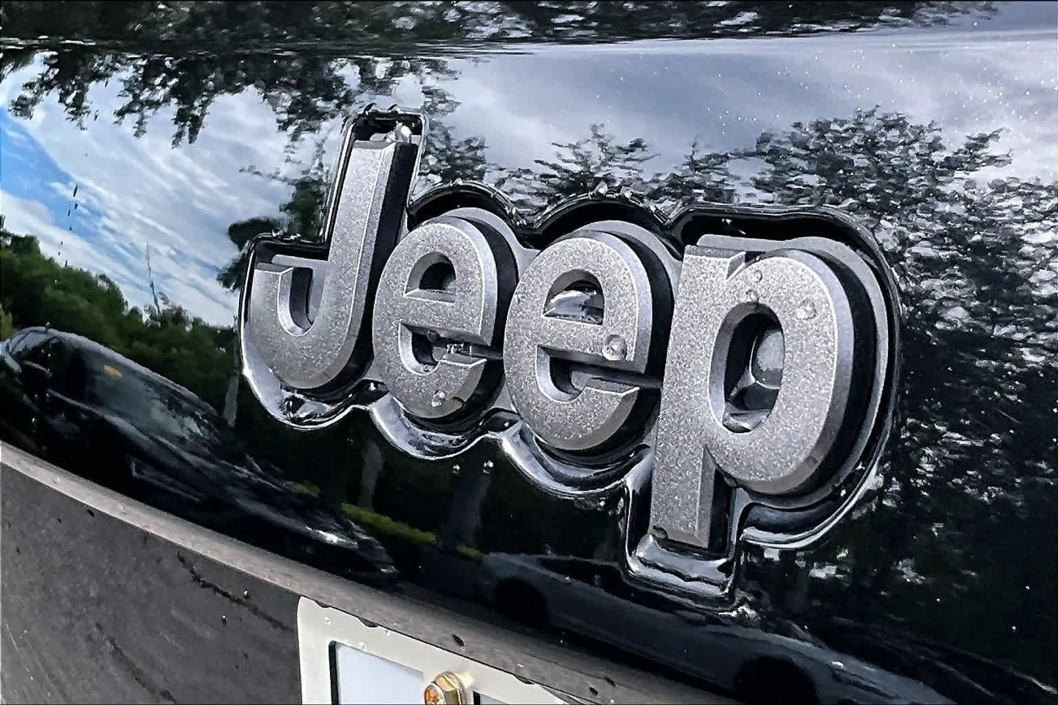 Used 2021 Jeep Grand Cherokee High Altitude AWD/4WD image 31