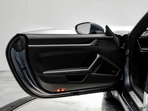 Used 2025 Porsche 911 Carrera image 86