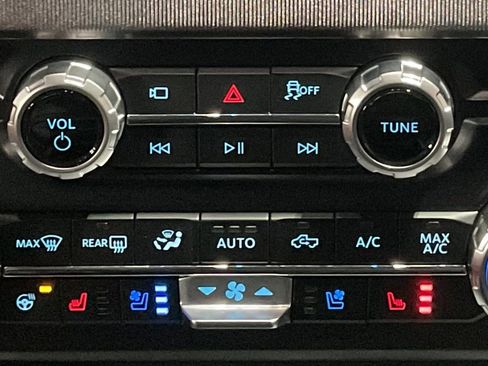 Used 2025 Ford F350 Platinum w/ FX4 Off-Road Package image 20