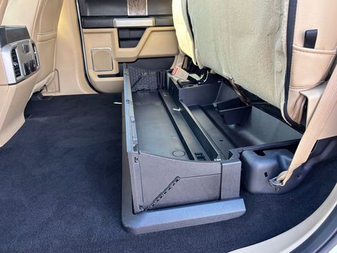 Used 2019 Ford F250 Lariat w/ Chrome Package image 26