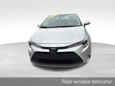 Used 2024 Toyota Corolla LE image 5