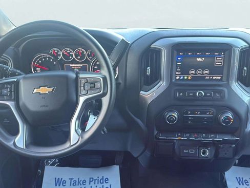 Used 2022 Chevrolet Silverado 1500 Custom w/ Safety Confidence Package image 9