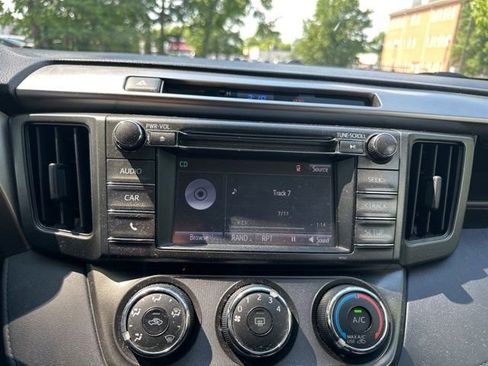Used 2015 Toyota RAV4 LE FWD image 11