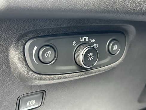 Used 2020 GMC Terrain SLT w/ Preferred Package image 16