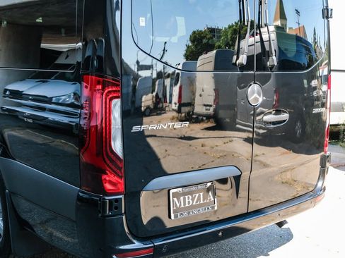 Used 2025 Mercedes-Benz Sprinter 2500 image 8