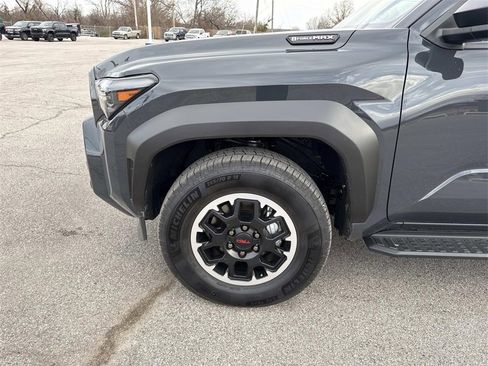 Used 2025 Toyota 4Runner TRD Off-Road image 31