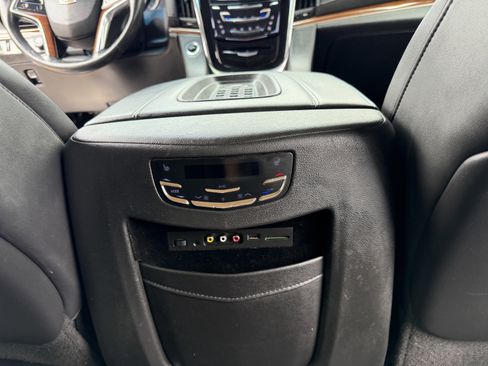 Used 2016 Cadillac Escalade ESV Premium AWD/4WD image 18