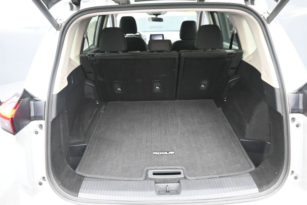 Used 2025 Nissan Rogue SV AWD/4WD image 10