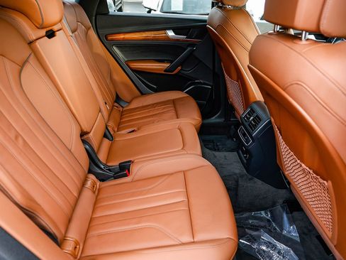 Used 2023 Audi Q5 e Premium Plus image 18