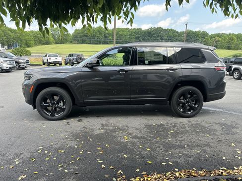 New 2025 Jeep Grand Cherokee L Altitude image 7