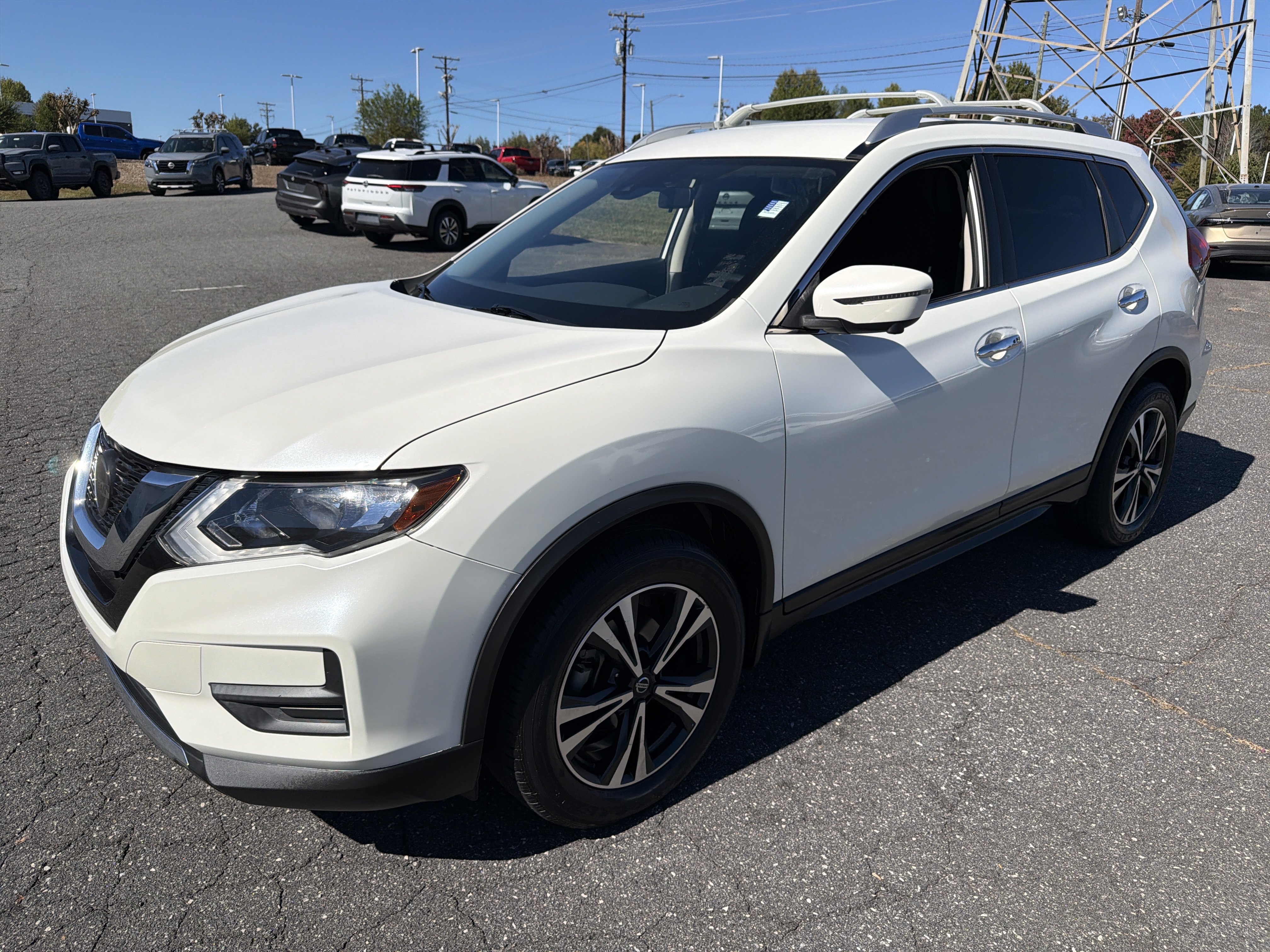 Used 2019 Nissan Rogue SV w/ Premium Package AWD/4WD image 1