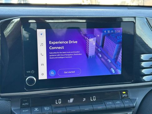 Used 2025 Toyota Camry LE image 30