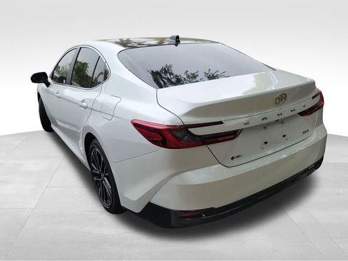 Used 2025 Toyota Camry XLE image 15