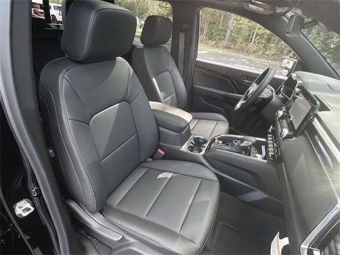 New 2026 GMC Canyon Elevation w/ Convenience Package image 29