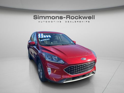 Used 2022 Ford Escape SEL image 2