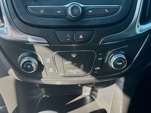 Used 2023 Chevrolet Equinox LT FWD image 14