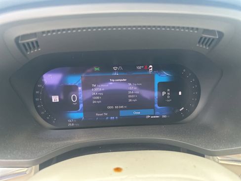 Used 2023 Volvo XC60 B5 Ultimate w/ Climate Package FWD image 16
