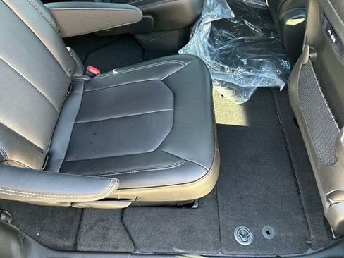 New 2026 Chrysler Pacifica Select AWD/4WD image 16