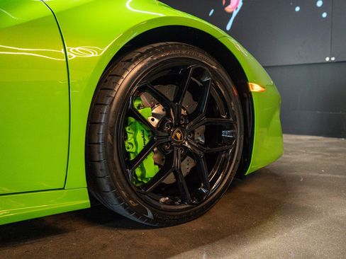 Used 2018 Lamborghini Huracan LP 580-2 RWD image 18