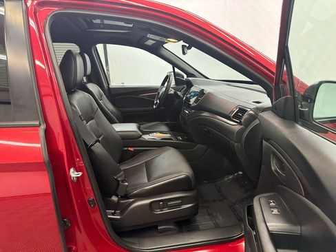 Certified 2025 Honda Passport EX-L image 15