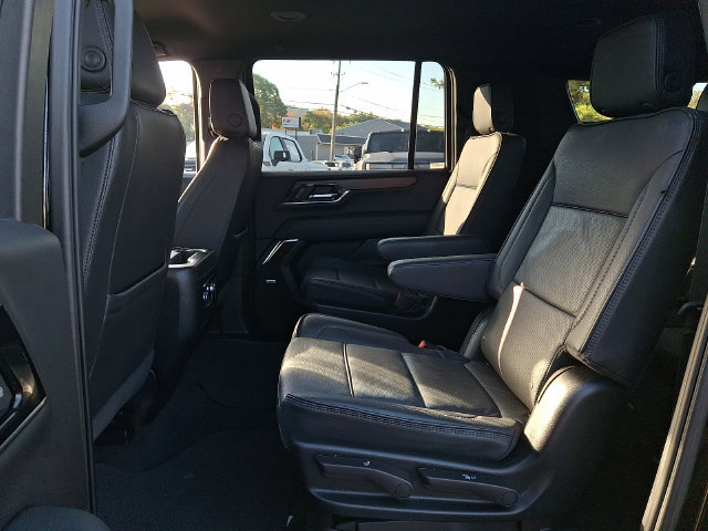 Used 2025 GMC Yukon XL Denali AWD/4WD image 18