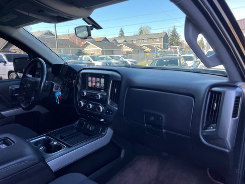 Used 2018 Chevrolet Silverado 1500 LT w/ Redline Edition AWD/4WD image 17