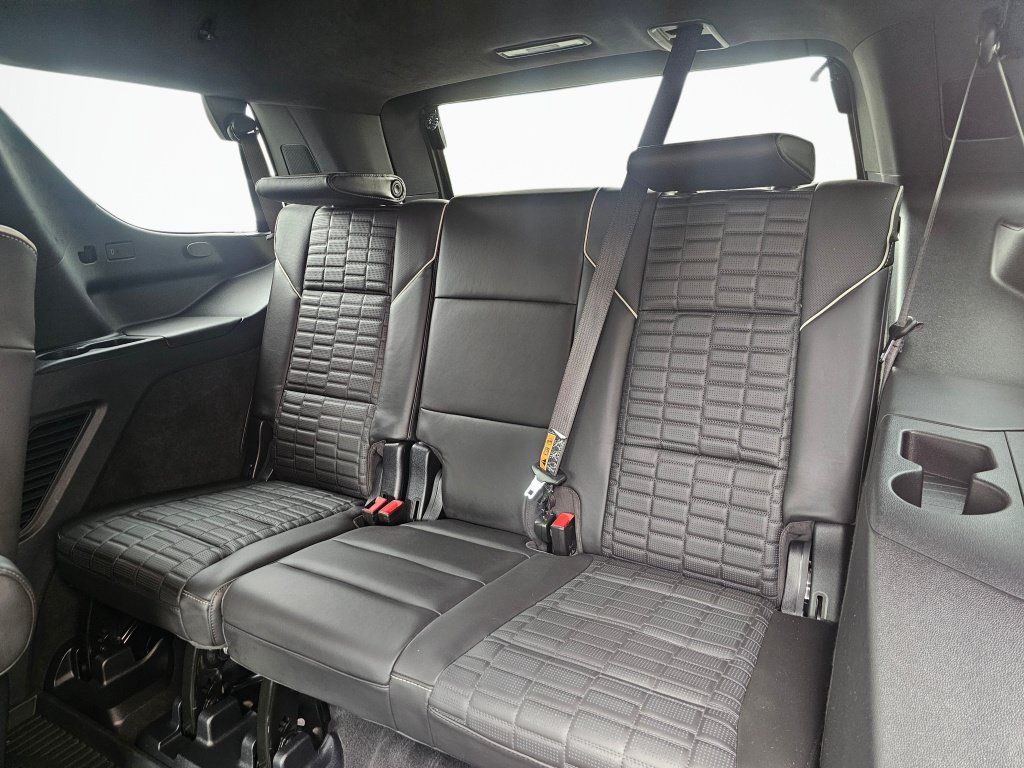 Used 2025 Cadillac Escalade V AWD/4WD image 21