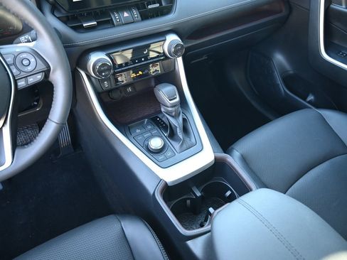 Used 2024 Toyota RAV4 Limited image 32